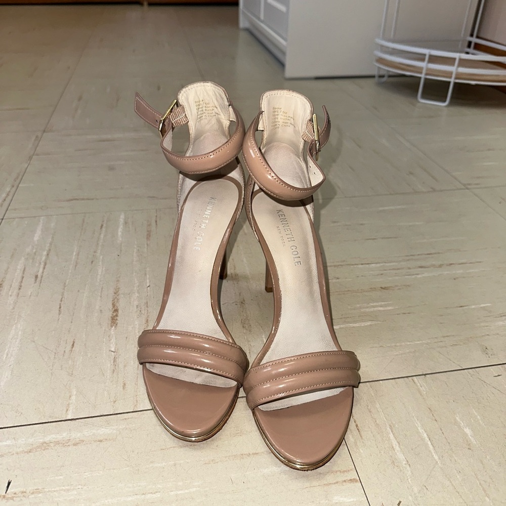 Kenneth Cole Tan Heels Elegant Design